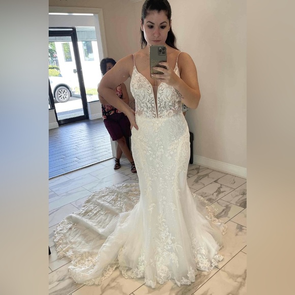 Essense of Australia D3066 Wedding Dress - Picture 4 of 4